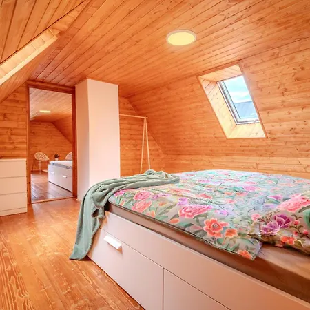 Roubenka Kubovka Feriehus